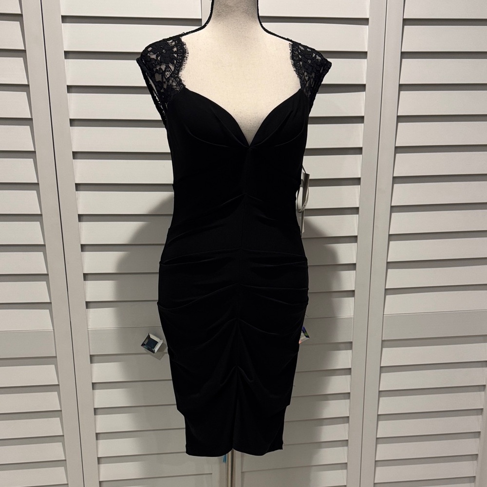 Boston Proper Black Lace Cap Sleeve Ruched lined Midi Dress with built in Bra.